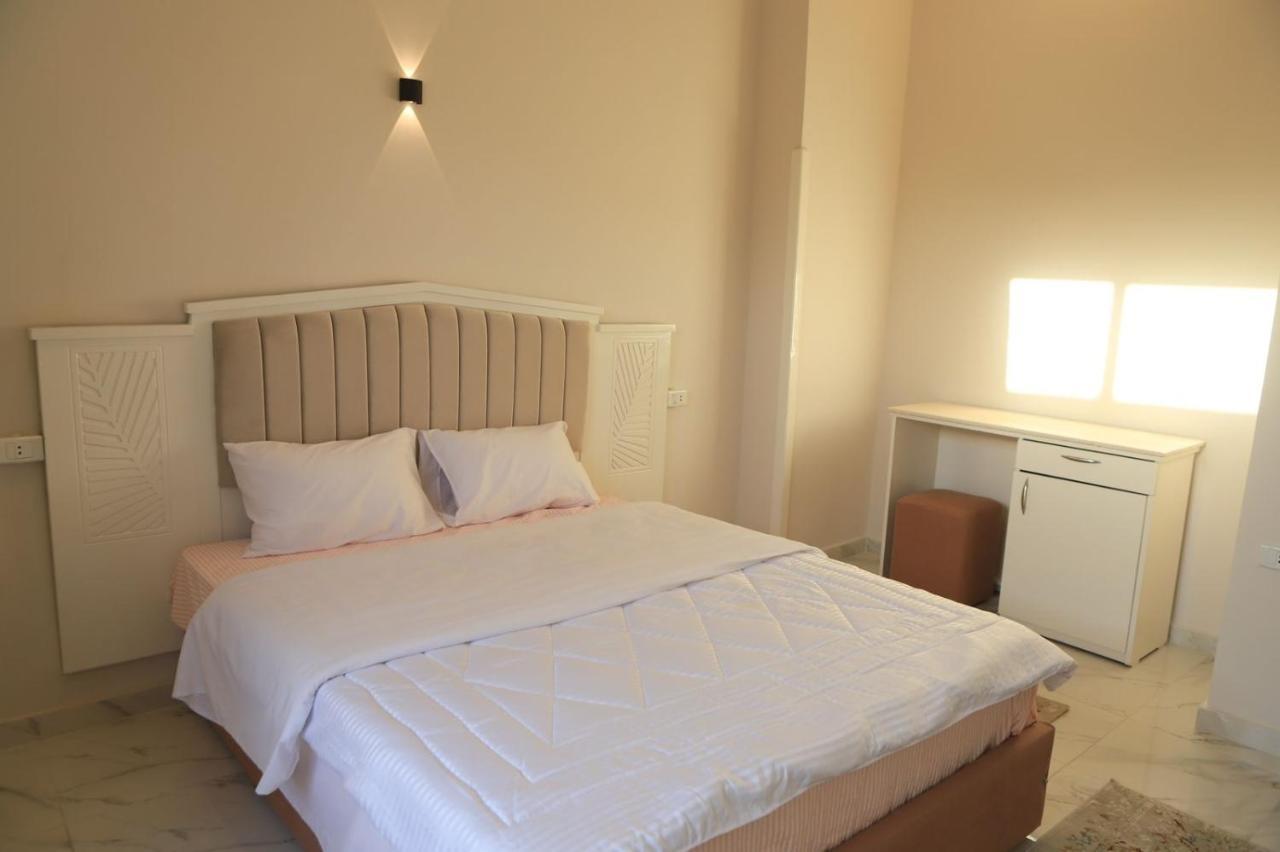 Royal Nile Villas - Pool View Apartment 2 Луксор Экстерьер фото